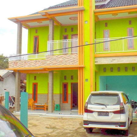 Bed and Breakfast Osingvacation Tamansuruh Экстерьер фото