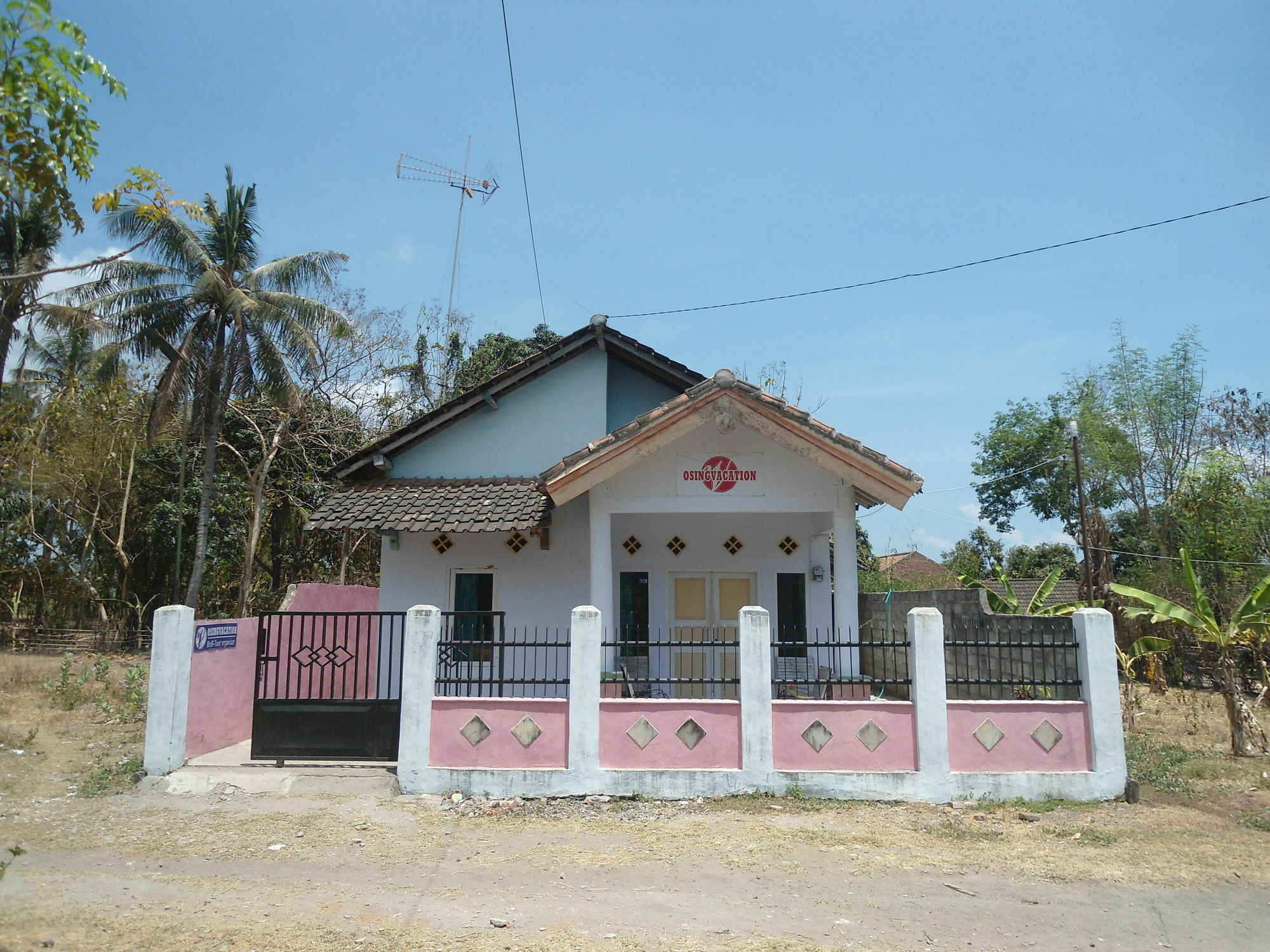 Bed and Breakfast Osingvacation Tamansuruh Экстерьер фото