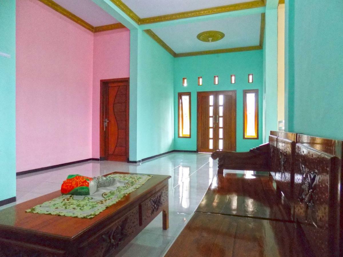 Bed and Breakfast Osingvacation Tamansuruh Экстерьер фото