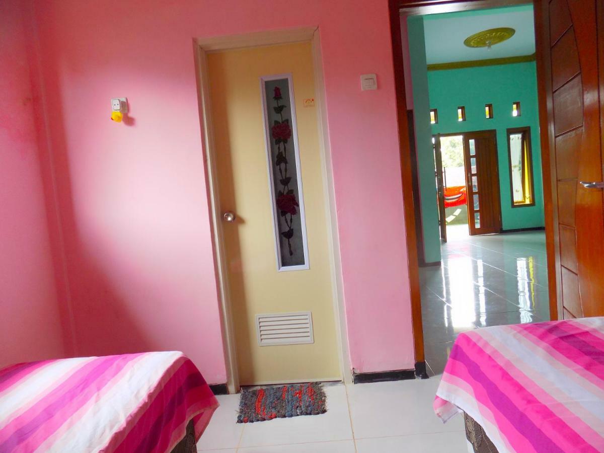 Bed and Breakfast Osingvacation Tamansuruh Экстерьер фото