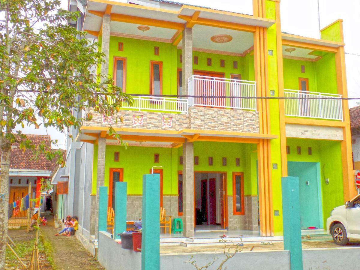 Bed and Breakfast Osingvacation Tamansuruh Экстерьер фото
