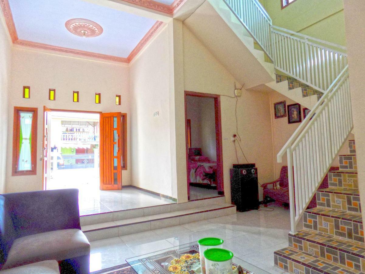 Bed and Breakfast Osingvacation Tamansuruh Экстерьер фото