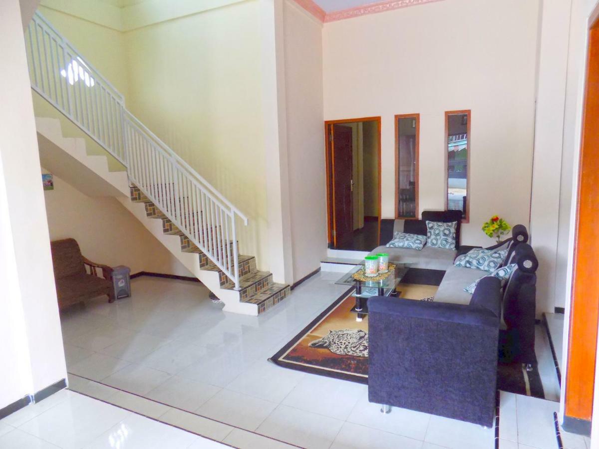Bed and Breakfast Osingvacation Tamansuruh Экстерьер фото