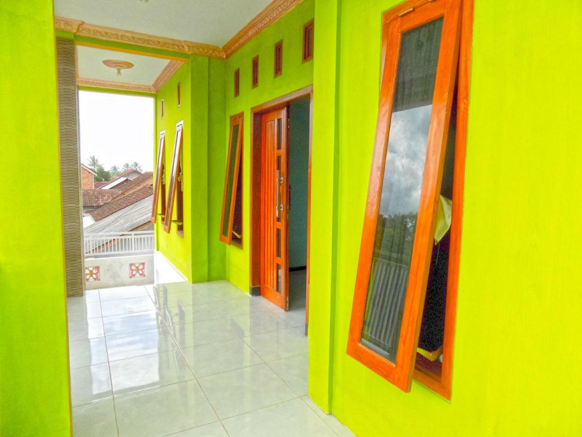 Bed and Breakfast Osingvacation Tamansuruh Экстерьер фото